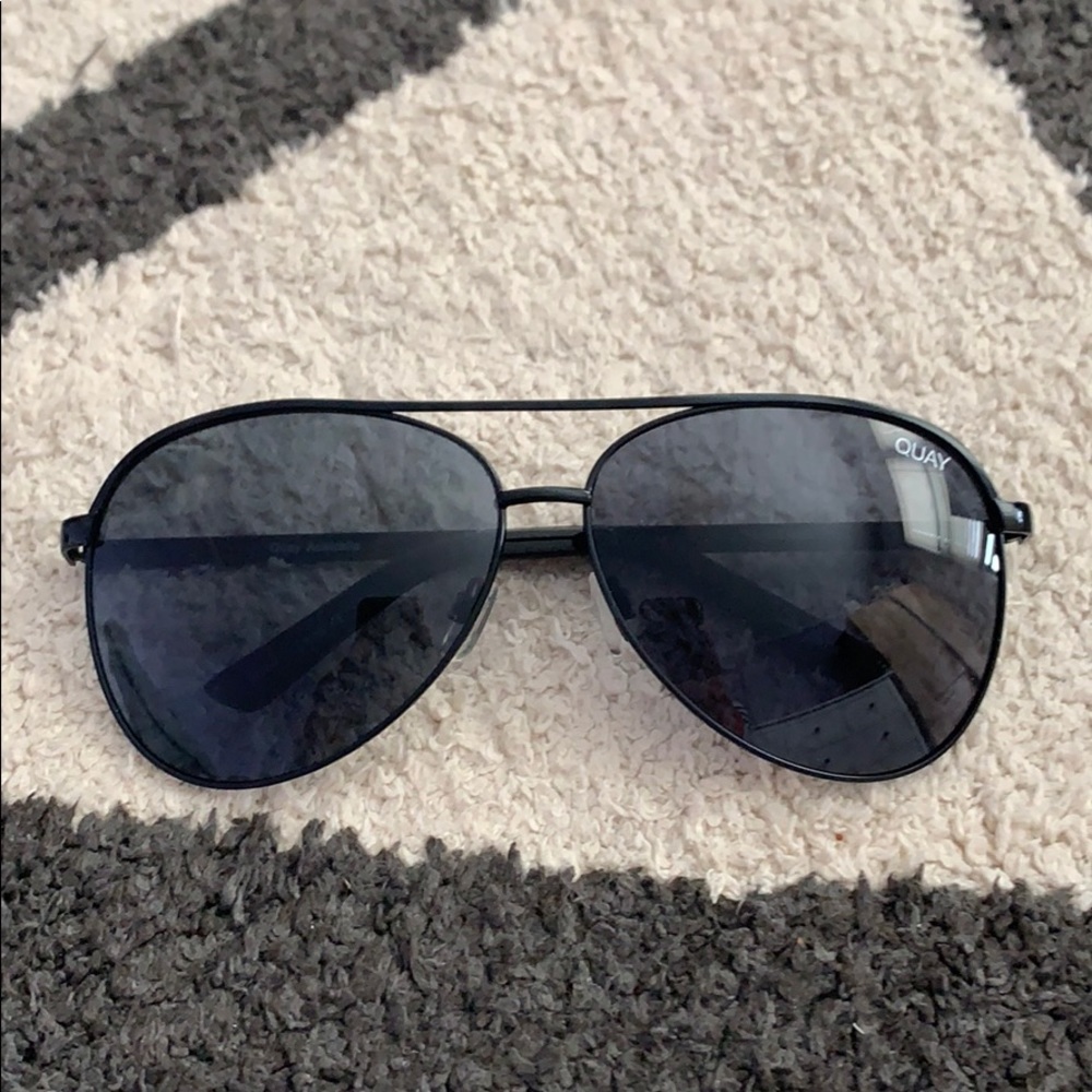 Quay Vivienne Black Metal Aviator Sunglasses